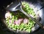 咸肉油豆腐毛豆汤的做法图解4