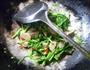 牛筋丸炒茼蒿的做法图解8