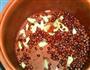 百合杏仁赤豆粥的做法图解3