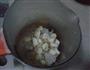 银耳百合羹的做法图解3