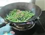 干煸鲜豆角的做法图解6