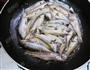 雪菜焖小鱼仔的做法图解4