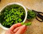 酒糟毛豆的做法图解1