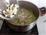 娃娃菜白玉菇鸡汤的做法图解6
