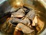 养生竹荪乌骨鸡汤的做法步骤1
