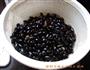 椒盐黑豆的做法图解1