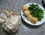 韭菜油豆腐炒平菇的做法图解1