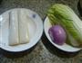 洋葱白菜炒年糕的做法图解1