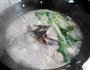 冻豆腐蘑菇鱼汤的做法图解2
