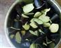 番茄烧茄子的做法图解1