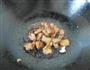 口蘑炖肉的做法图解4