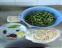 豆角蒸面的做法图解1