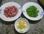 蒜香青豆炒肉末的做法图解1