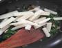 荠菜炒年糕的做法图解5
