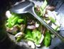 花菇酱肉炒尖椒的做法图解5