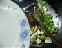 榨菜蘑菇炒蚕豆的做法图解5