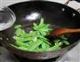 香肠炒荷兰豆的做法图解6