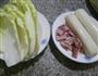 咸肉白菜煮年糕的做法图解1