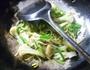 芹菜花菜炒黄豆芽的做法图解10