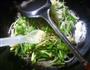 芹菜花菜炒黄豆芽的做法图解9