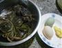 咸鸭蛋蒸毛蟹的做法图解1
