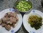 雪菜蚕豆排骨汤的做法图解1