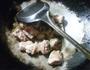 雪菜蚕豆排骨汤的做法图解2