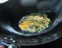 木耳青椒丝煎蛋的做法图解6