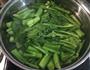 芥蓝炒腊肠的做法图解3