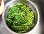 菠菜拌花生的做法图解2