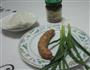油咖喱腊肠蒜炒饭的做法图解1