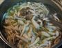 鸡翅菌菇汤手擀面的做法图解9