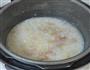 枸杞叶瘦肉粥的做法图解3