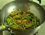 茄子炒豆角的做法图解10