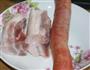 胡萝卜烧肉的做法图解1