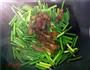 腊肉炒蒜薹的做法图解7