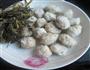 干梅菜蒸丸子的做法图解1