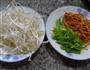 芹菜虫草菇炒绿豆芽的做法图解1