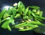 豆鼓鲮鱼炒苦瓜的做法图解9