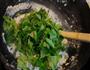 豆腐渣炒芹菜叶的做法图解6