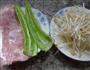 尖椒培根炒绿豆芽的做法图解1