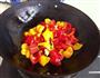 木耳腐竹炒彩椒的做法图解6