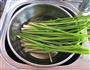 海米拌芹菜的做法图解1
