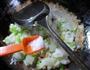 香葱白菜炒饭的做法图解7