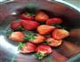 白糖拌草莓的做法图解1