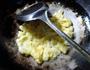 韭菜鸡蛋炒乌冬面的做法图解5