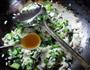 肉丝菜芯炒饭的做法图解8