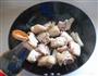 腐乳猪蹄炖花生的做法图解8