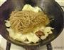 白菜猪肉炖粉条的做法图解7