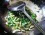 笋尖炒莴笋叶的做法图解7